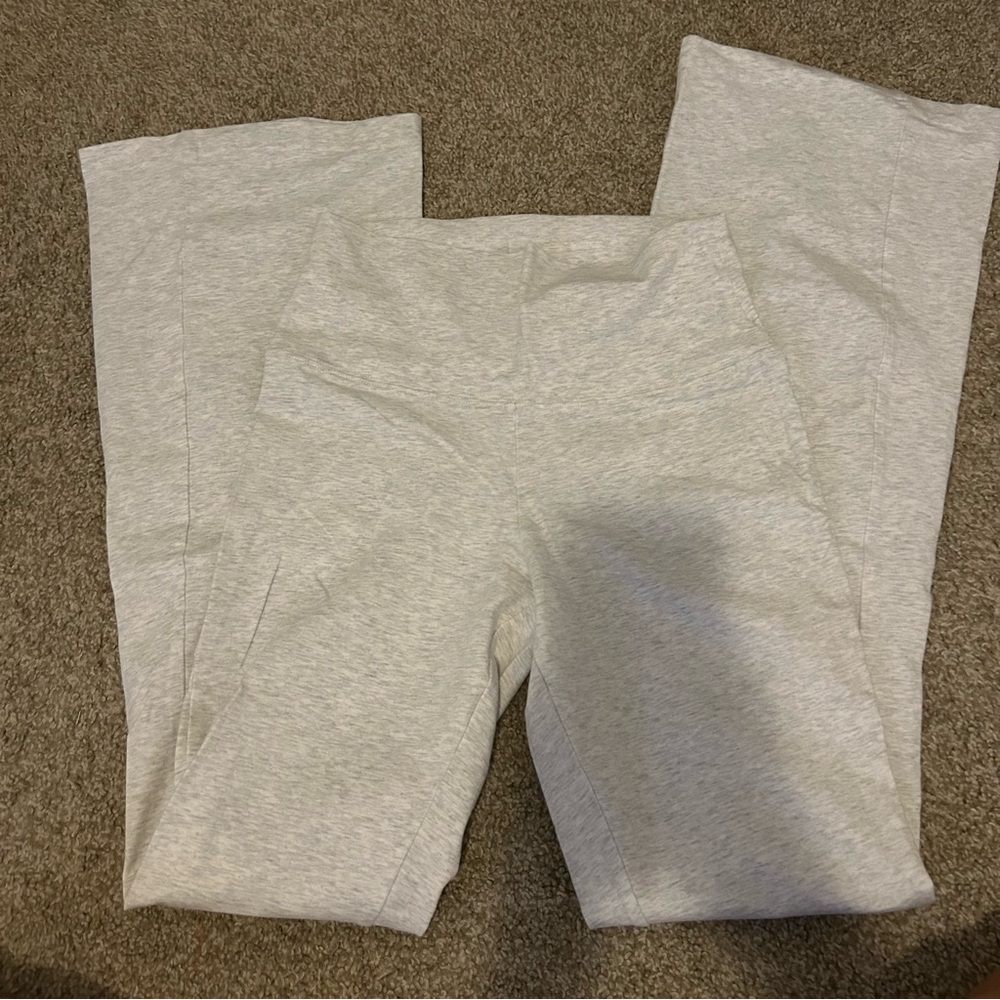Aritzia TNA Heather Gray yoga pants